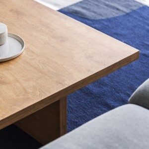 Minimalistyczny stolik kawowy ze sklejki brzozowej, styl japoński, meble ze sklejki, olejowany
